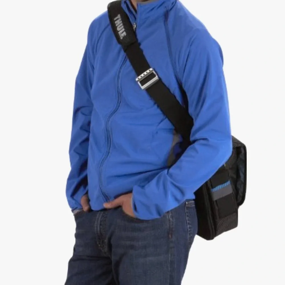Thule Crossover TCMB-115 15.4-inch MacBook or PC Messenger Bag Ripped Handle